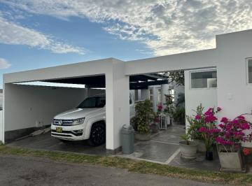 Casa de playa · 450m² · 5 Dormitorios · 4 Estacionamientos · Playa Lomas del Mar - Venta Casa Remodelada Frente Al Mar