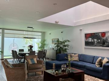 Casa de 4 habitaciones, Arequipa · Estupenda Casa Frente a Parque en Residencial Privada en Zona Baja de Cayma