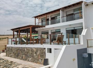 Casa de playa de 6 habitaciones, Cañete · ¡Increíble Casa de Playa con Finos Acabados! Concepto Abierto