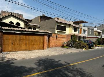 Casa de 4 habitaciones, Lima · Casa en La Molina - Linda Zona - Totalmente Segura