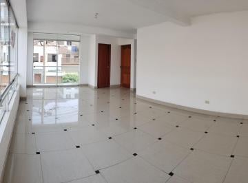 Departamento de 3 habitaciones, Lima · Se Vende Amplio Departamento en 2do Piso con Cochera en La Molina