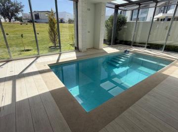 Casa de 4 habitaciones, Arequipa · Se Alquila Hermosa Casa con Piscina Temperada en Urb. Exclusiva en C. Colorado