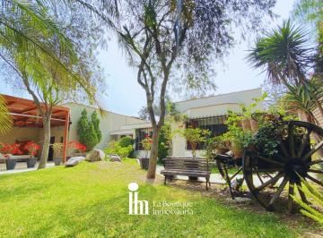 Casa de 4 habitaciones, Lima · Linda Casa en Molina Vieja, en Urbanización Cerrada y Segura, 4 Dorm y Bungalow