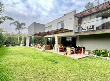 Casa de 4 habitaciones, Lima · Venta Moderna Casa en La Planicie