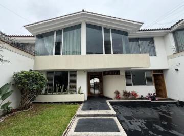 Casa de 5 habitaciones, Lima · Alquilo Casa en Surco C/piscina - Vivienda U Oficina. Cerca U Ricardo Palma.