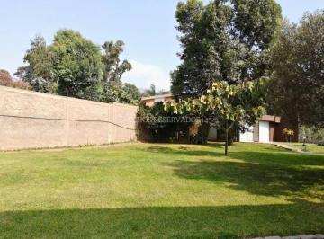 Casa · 440m² · 7 Dormitorios · 4 Estacionamientos · Casa con Excelente Ubicación y en Exclusiva Urbanización Cerrada El Haras
