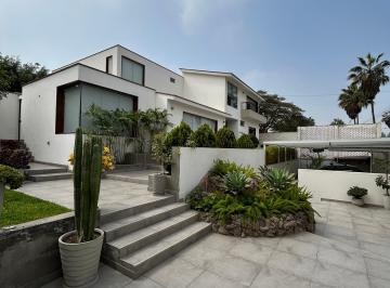 Casa de 5 habitaciones, Lima · Vendo Linda Casa, Super Precio!, Av Laguna Grande, La Molina