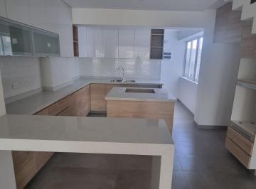Departamento de 3 habitaciones, Arequipa · Duplex Tipo Casa Frente a Parque en La Mejor Zona de Cayma. Parte Baja.