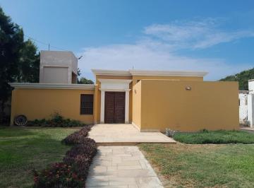 Casa de 3 habitaciones, Trujillo · Vendo Terreno con Casa de Campo con Piscina en Moche Trujillo At: 2,145 m²