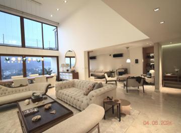 Departamento de 4 habitaciones, Lima · Casuarinas Impecable y Unico - Acabados de Lujo y Equipado