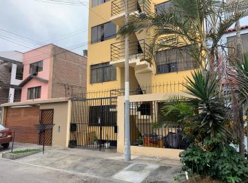 Departamento de 3 habitaciones, Lima · Alquilo Céntrico Dpto Chorrillos Cedros Cerca Upc 1er Piso, 70 m², 3dorms, 2baños, Ocasion