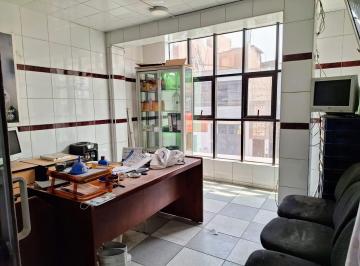 Casa · 444m² · 12 Dormitorios · 1 Estacionamiento · Venta de Casa 04 Pisos en Ate, Ideal Para Inversionistas