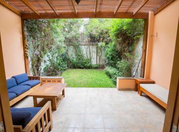 jardin y terraza · Amplia Casa, Calle Tranquila, No Corredores