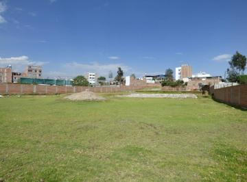Cluster Inmobiliario · Oportunidad. Terreno en Av Importante en Jlbyr