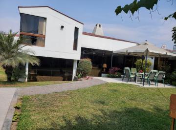 Casa de 4 habitaciones, Lima · Casa Solo en Venta en Urb. Camacho - La Molina