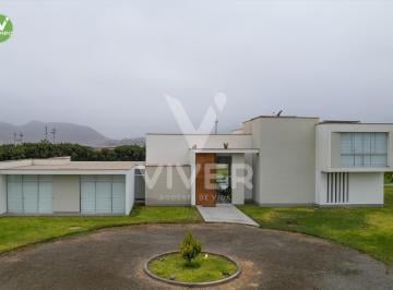 Casa · 640m² · 10 Dormitorios · 6 Estacionamientos · Casa de 5145 m² en Venta Chilca