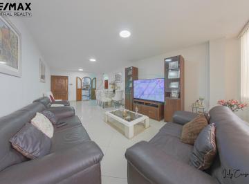 Departamento de 4 habitaciones, Lima · Lindo Flat Cerca a Metro La Molina