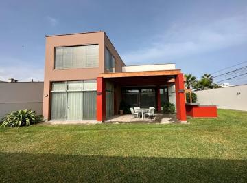 Casa de 5 habitaciones, Lima · Venta de Linda y Amplia Casa en Esquina en La Encantada de Villa