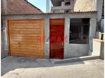 Casa · 90m² · 4 Dormitorios · 1 Estacionamiento · Se Vende Casa Como Terreno Villa Solidaridad - San Juan de Miraflores