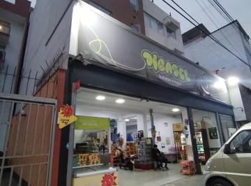 Local comercial de 1 habitación, Lima · Local Comercial en Plena Zona Comercial - Primer y Segundo Piso!