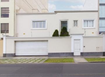 Terreno / Lote de 4 habitaciones, Lima · Excelente Oportunidad Como Casa Remodelada o Terreno en Miraflores