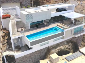 Casa · 323m² · 4 Dormitorios · 4 Estacionamientos · Hermosa Casa de Playa en Club Náutico Poseidón | Zona Cangrejos