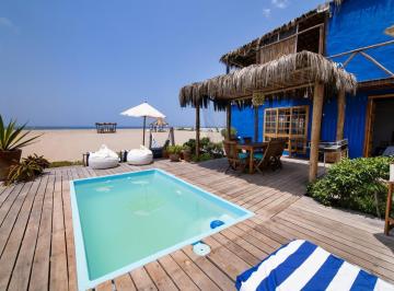 Casa · 300m² · 4 Estacionamientos · Linda Casa en Playa Wakama en Asia - Cañete