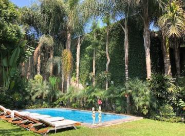 Casa · 1000m² · 6 Dormitorios · 12 Estacionamientos · Alquiler de Casa en San Isidro - Ideal Residencia de Embajadas