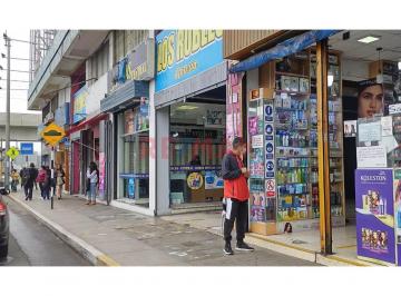 Local comercial · 42m² · 2 Dormitorios · Venta de Local Comercial Ovalo Higuereta en Surco