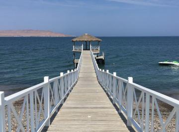 Casa de playa de 4 habitaciones, Pisco · Paracas Frente Al Mar Alquilo Dpto Condominio Privado con Playa