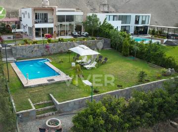 Casa · 360m² · 5 Dormitorios · 5 Estacionamientos · Casa de Campo 1012 m² en Alquiler Cieneguilla