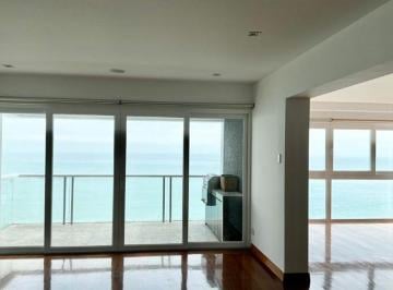 Departamento de 4 habitaciones, Lima · Espectacular Departamento con Impresionante Vista Al Mar en Barranco