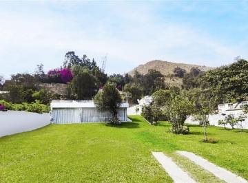 Casa de 6 habitaciones, Lima · Casa en Linda Zona de Clubes de Campo y con un Amplio Terreno