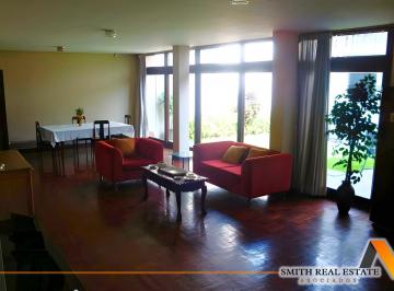 Terreno / Lote · 380m² · 5 Dormitorios · 3 Estacionamientos · Amplia Casa Como Terreno en Venta Frente Al Jockey Plaza