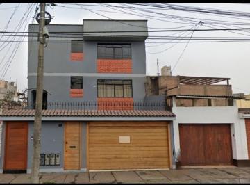Departamento de 3 habitaciones, Lima · Alquilo Departamento Primer Piso Remodelado – Salamanca, Parque de Monterrico