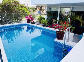 piscina · Lindo Dpto 1er Piso - 2 Terrazas - At: 173 - Piscina - Frente Al Club Esmeralda