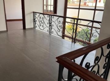 Casa de 5 habitaciones, Lima · Casa Frente a Parque 5 Dorm. - Impecable (Zona Cerrada)
