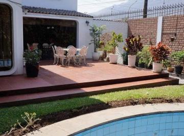 Casa de 5 habitaciones, Lima · Vendo Hermosa Casa en Av La Encalada