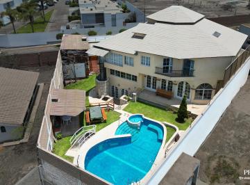 Casa de 4 habitaciones, Lima · Casa con Estilo Contemporáneo en Venta – Sol de La Molina Primera Etapa