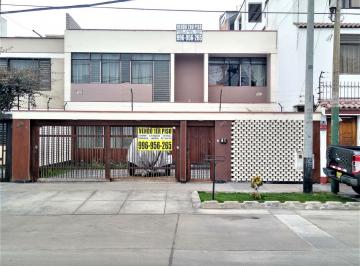 Casa · 398m² · 7 Dormitorios · 2 Estacionamientos · Surco Venta Amplia Casa 304 m² - 7 Dorm. - 8 Baños - 2 Cocheras