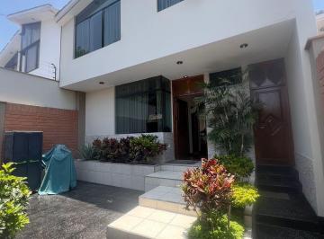 Casa de 4 habitaciones, Lima · Se Vende Amplia y Exclusiva Casa en La Molina