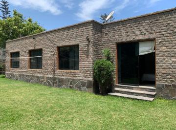Casa · 300m² · 5 Dormitorios · 3 Estacionamientos · Casa en Cieneguilla Muy Bien Ubicada con Amplio Jardin y Lindas Plantas en Casa de Pingoyo