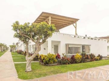 Casa · 113m² · 4 Dormitorios · 1 Estacionamiento · Vendo Casa de Playa en Las Palmas - Asia (Km. 98.5) a un Paso del Boulevard.
