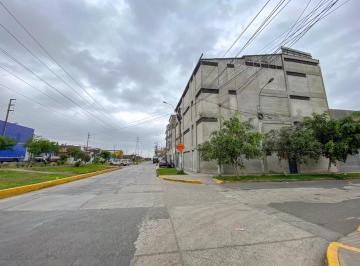 Local comercial · 2712m² · Se Vende Local Industrial de 4 Pisos en Av Las Torres - San Luis