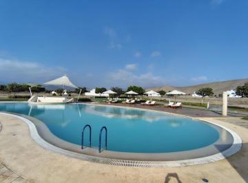 Piscina · Vendo Terreno en Pra Hoy y Dusfruta de Club Privado Este Verano!