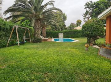 Casa de 3 habitaciones, Lima · Vendo Bonita Casa en Lurin - Calle Los Robles - At:1,250 m² Ac:438 m²