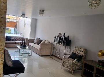 Casa de 3 habitaciones, Arequipa · Excelente Casa en Residencial Privada y Cotizada con Parques en Cerro Colorado