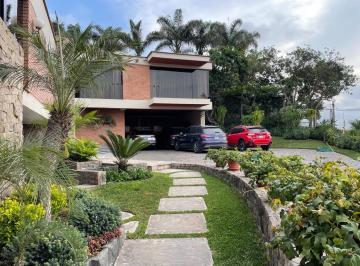 Casa de 5 habitaciones, Lima · Espectacular Casa en Casuarinas - Amplios Espacios, Piscina y Jardín Privado