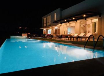 Casa · 400m² · 6 Dormitorios · 15 Estacionamientos · Casa Venta Pucusana, 6 Dorm., Piscina, Parrilla, Gimnasio, 15 Cocheras