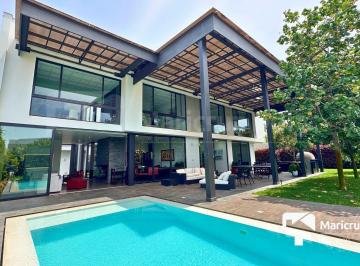 Casa de 4 habitaciones, Lima · Casa de Lujo con Diseño Moderno
